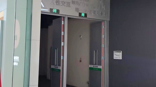 智能疏散指示系統(tǒng)能否在斷電時正常運行？